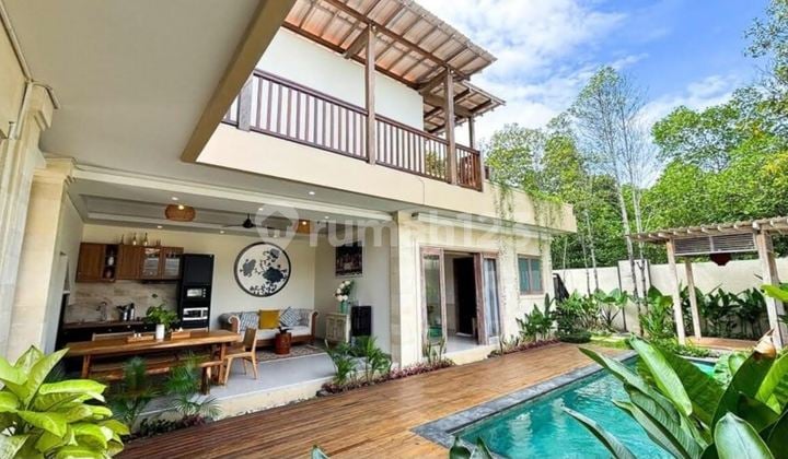 Villa Baru Lokasi Strategis 2 Lantai Dekat Pantai di Kedonganan