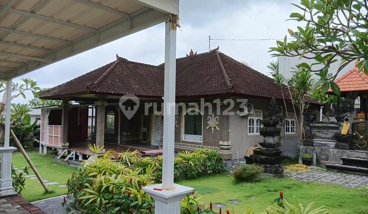 Rumah Luas 4 Kamar dan Kebun Luas Trategis di Pererenan