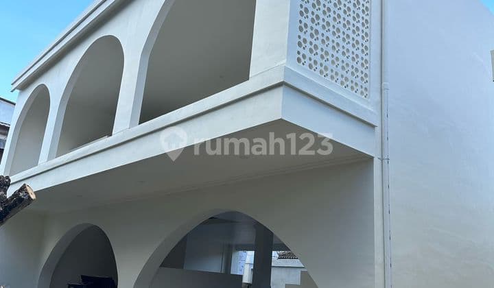 Rumah Guest House Baru Strategis Dekat Pantai di Canggu Nelayan