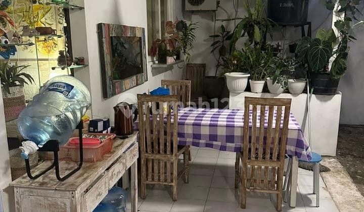 Semi Villa 5-Bedroom House in Padonan, Badung