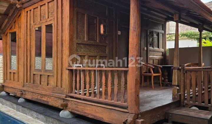 Villa Tradisional Strategis Lengkap Dekat Pantai, Atlas di Berawa