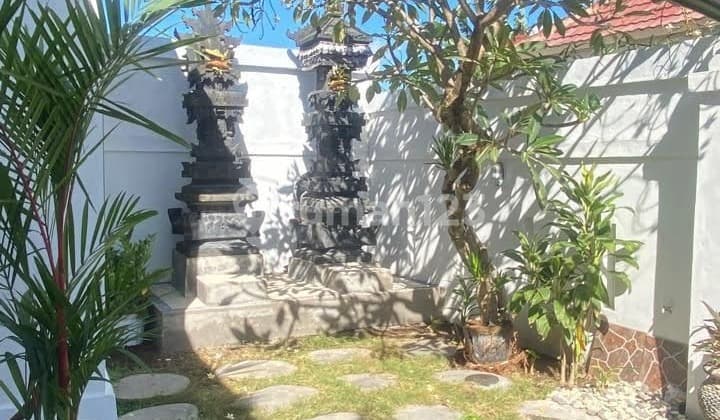 Furnished House Near Padonan Main Road, Club, and Beach in Canggu