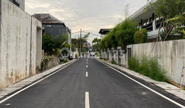 Tanah Luas Pinggir Jalan Area Strategis di Nakula, Seminyak