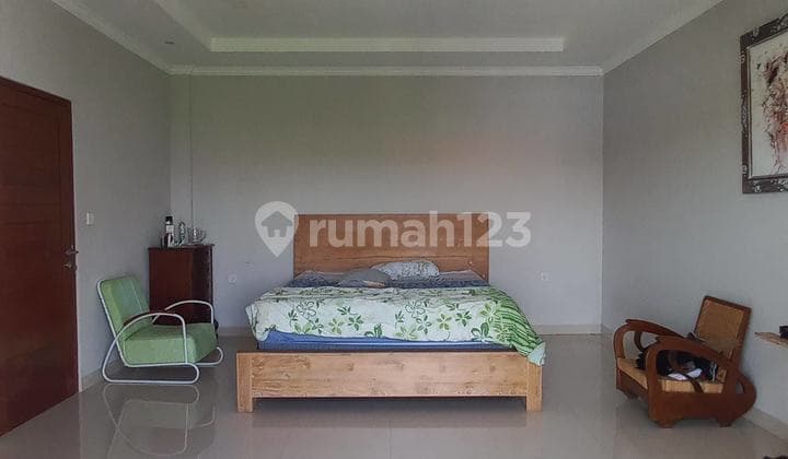 Villa Furnished 3 Lantai Kolam Renang di Legian