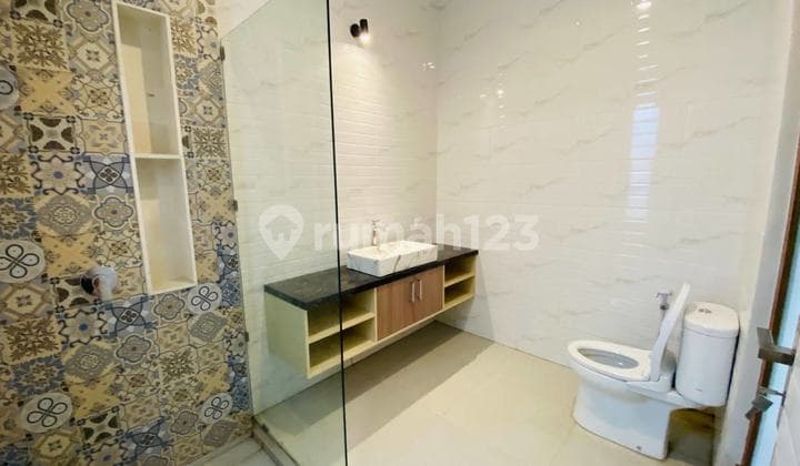 Villa Dekat Pantai dengan Kolam Renang di Sanur, Denpasar