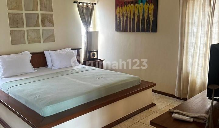 Villa Full Furnished Pool Gazebo Siap Huni Strategis di Umalas