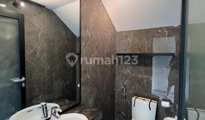 Villa dengan Rooftop View Laut dan Gwk di Ungasan