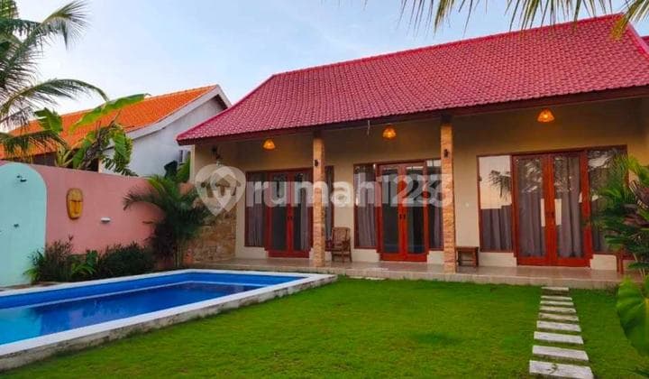 Villa 3 Kamar Furnished Kolam Renang Dekat Pantai, Seseh - Badung