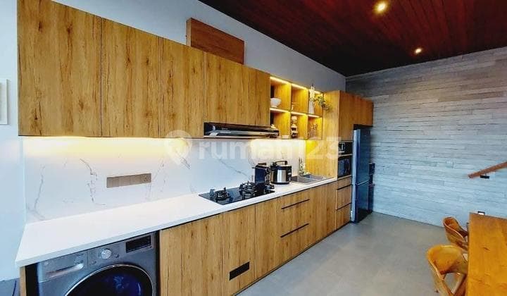 Villa Baru Mewah Lengkap Lokasi Strategis di Seminyak