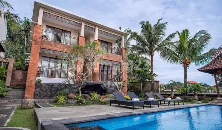 Villa 10 Kamar Strategis Pool Furnish View Sawah Pengosekan Ubud