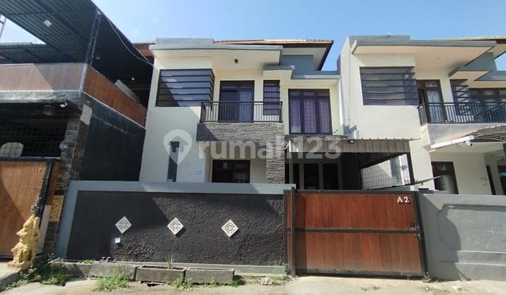 Rumah 2Lt Furnished Strategis Dekat Kantor Imigrasi di Jimbaran