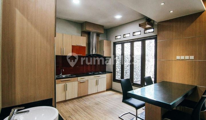 Rumah Mewah With Pool + Jacuzzi di Kerobokan, Denpasar Barat