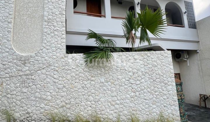 New Villa with Modern Mediterranean Concept in Kulibul Kawan, Tibubeneng