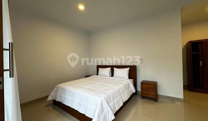 Villa Lokasi Strategis dengan Rooftop View Jungle di Padonan