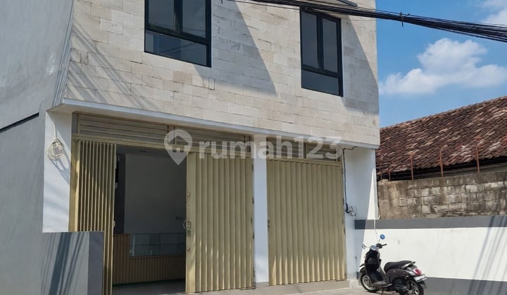 New Shophouse on Main Roadside, West Denpasar, Bali