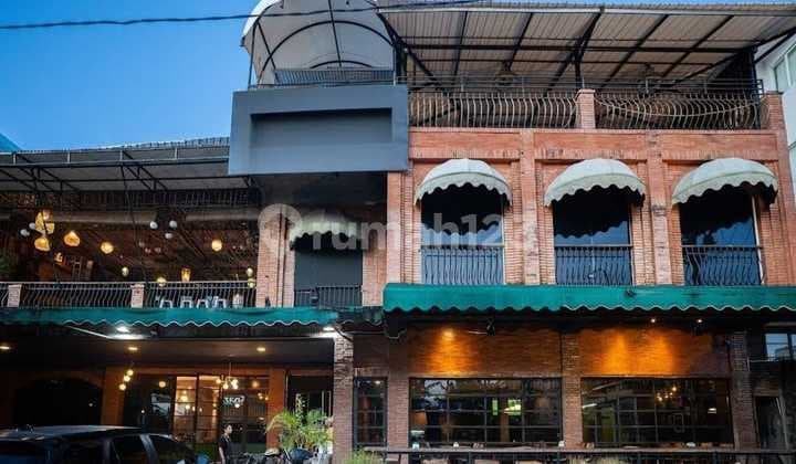 Resto Cafe Eksklusif Lokasi Premium di Jalan Utama Dewi Sri, Kuta