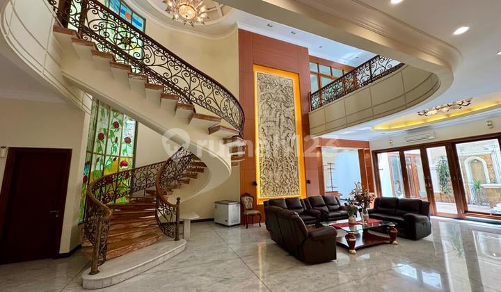 Rumah Newah Siap Huni Full Furnished Kamar 5+1 di Bukit Gading Mediterania
