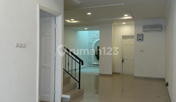Rumah Siap Huni Full Furnished Lebar 6 Kamar4+1 di Bukit Gading Mediterania