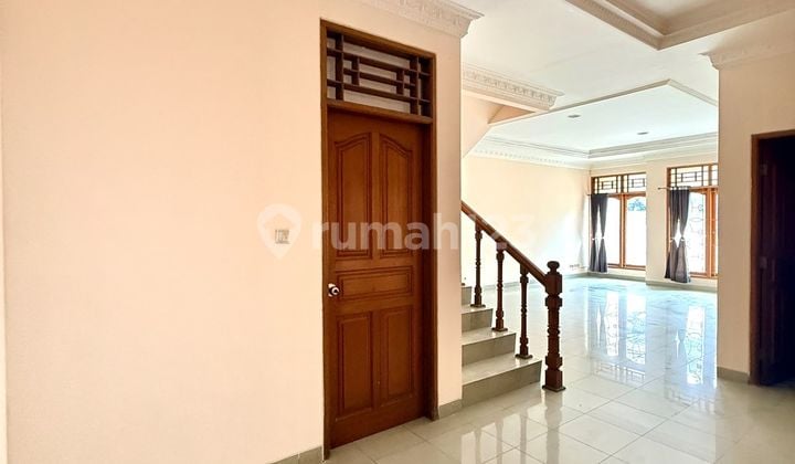Rumah Siap Huni Rapi, Kamar 3+1 di Pulomas