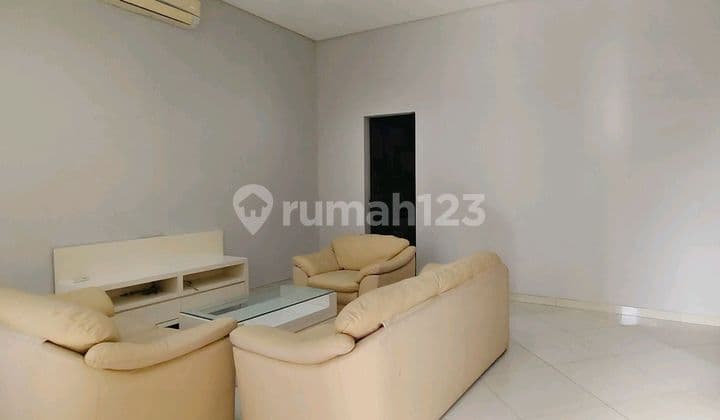 Rumah Siap Huni ,Tinggi Dari Jalan,Full Furnished , Hadap Selatan