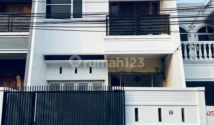 For Rent: Tomang West Jakarta House Ready to Occupy