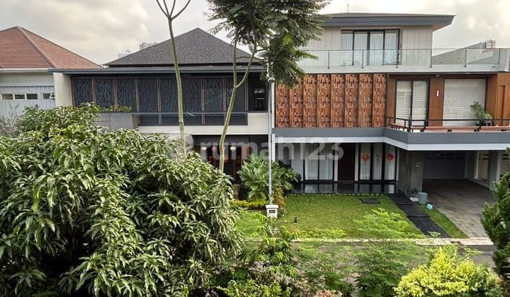 Large Elite Residential House in Alam Sutera Semi-Furnished Already Neat