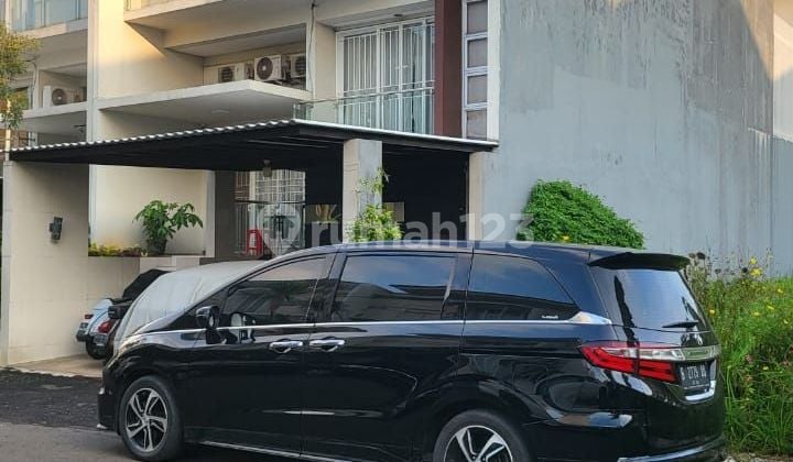 For Sale, 2-Story House in Duta Garden, Ready to Occupy.