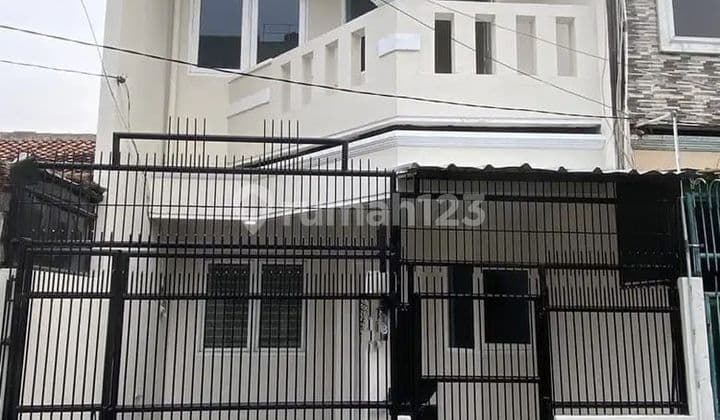 Dijual Rumah 3 Lantai Di Taman Ratu Indah