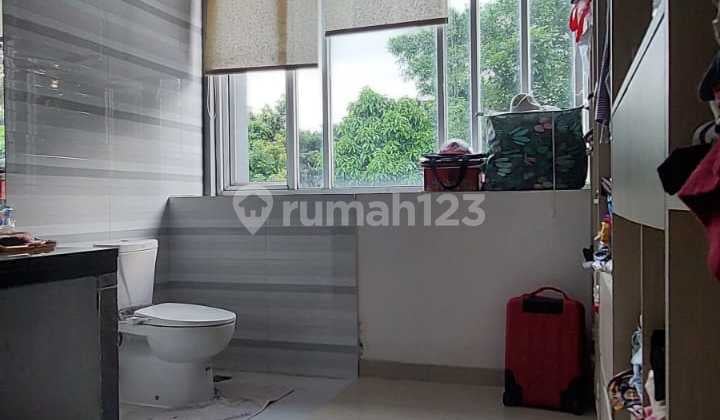 Di Jual Rumah di Kelapa Dua. Kebun Jeruk Jak-Bar