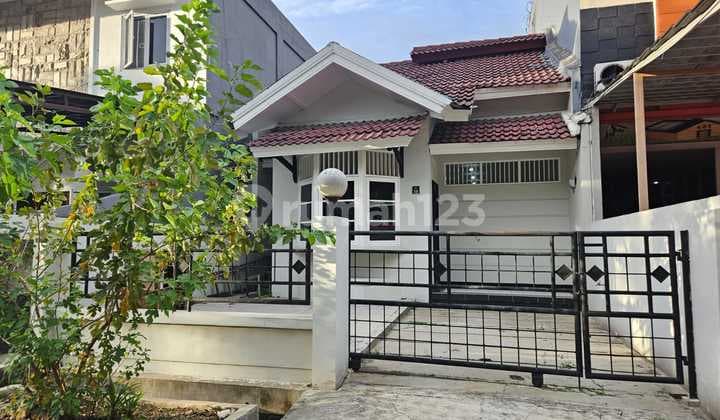 FOR SALE NEAT MINIMALIST HOUSE WITH CERTIFICATE IN SECTOR 1C GADING SERPONG