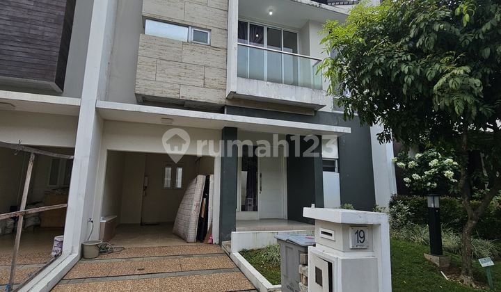 FOR RENT BEAUTIFUL MINIMALIST HOUSE IN VIVALDI AT SYMPHONIA GADING SERPONG