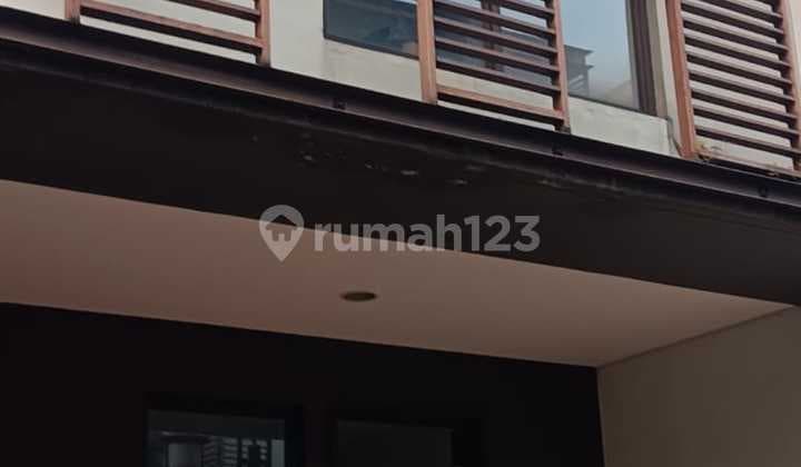 Dijual Cepat Rumah 3 Lantai Rapih Siap Huni di Whelford At Greenwich Park Bsd