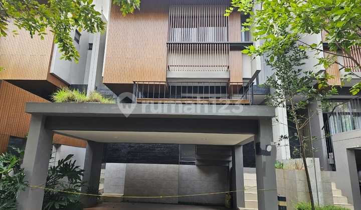 JUAL CEPAT RUMAH 3 LANTAI SEMI FURNISHED DI CAELUS AT GRENWICH PARK BSD