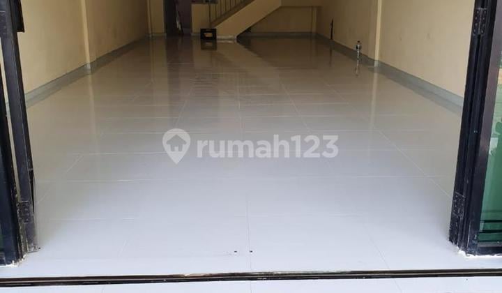 DISEWAKAN RUKO SAMPING MALL GADING SERPONG 3 LANTAI SIAP PAKAI