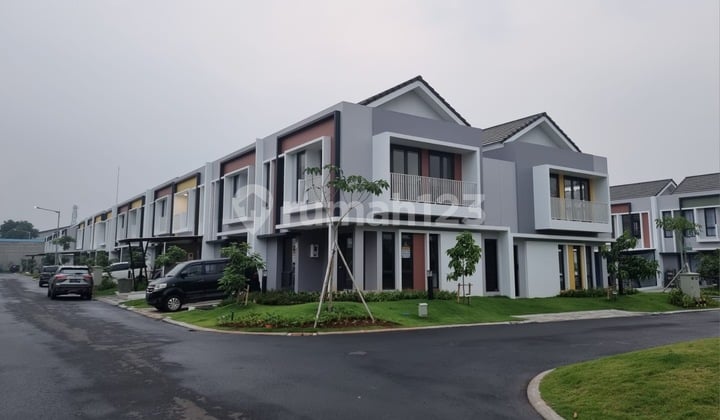 For Rent 2-Story Corner House on Boulevard Utama Cluster Baroni Gading Serpong
