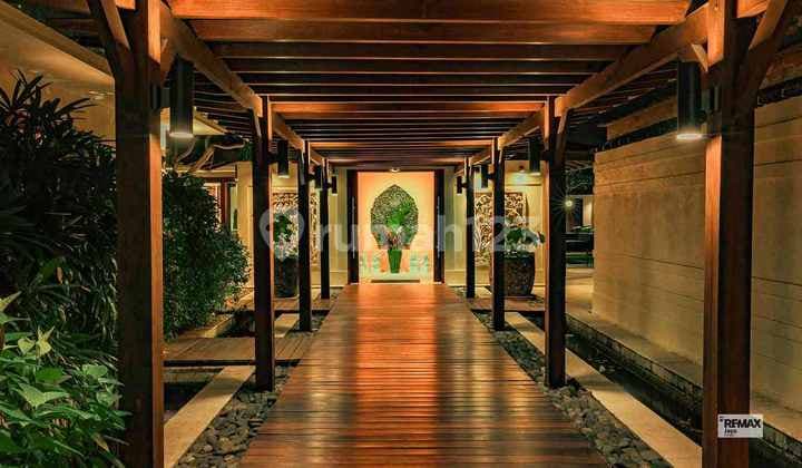 Luxurious 6 Bedroom Villa With Breathtaking Unblocked Ocean View For Sale In Pandawa