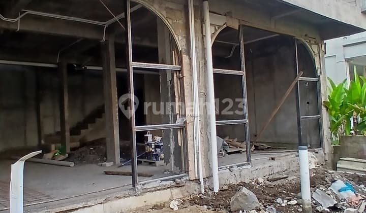 High Potential Shop In Perenan Growing Commercial Area For Rent