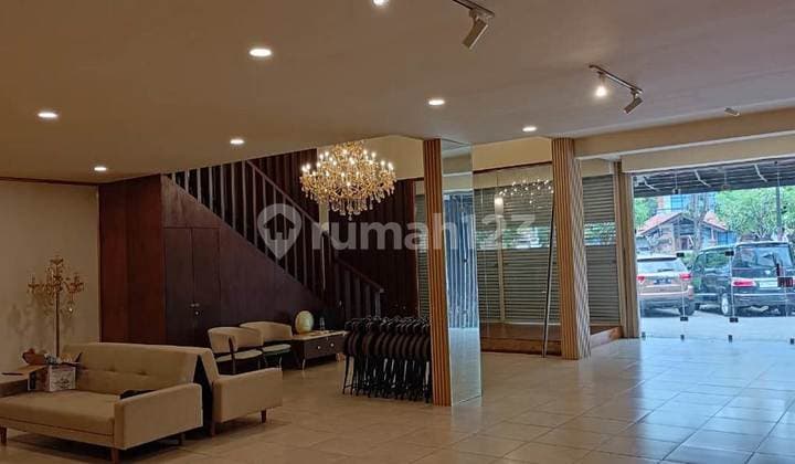 Strategic Commercial Building For Rent In Jimbaran