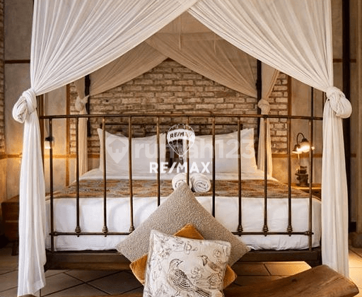 Charming Rustic Heritage Boutique Room In Prime Canggu Location
