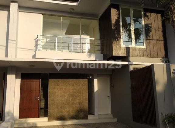For Sale One Gate System Garden Townhouse In Sunset Road Area
