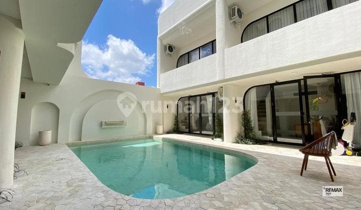 5 Unit Mezzanine Loft With An Open Layout And Natural Lighting For Rent In Pererenan