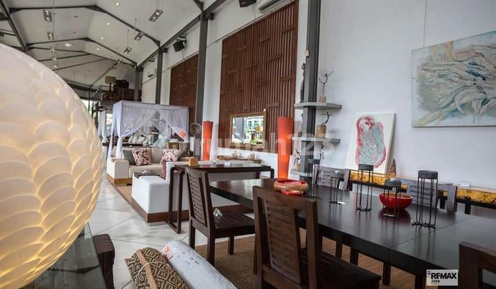 Commercial Showroom Opportunity In Jimbaran
