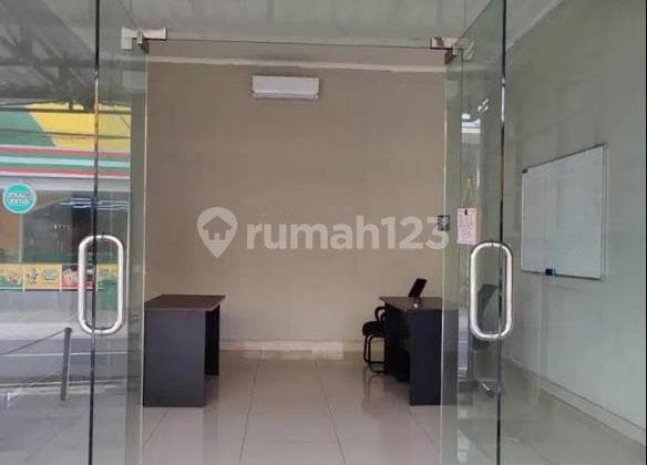 Modern Commercial Space With Parking For Rent In Pererenan