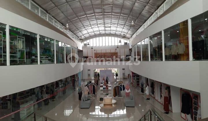 Nice Building on Mainroad Buahbatu, Bandung City