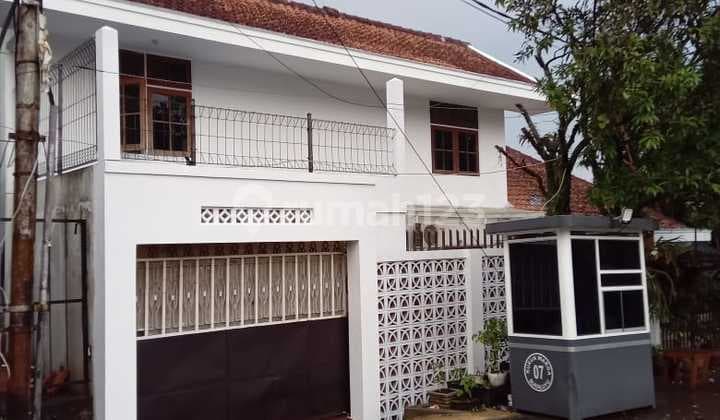 Rumah Luas Terawat Di Sukaluyu Dekat Gedung Sate