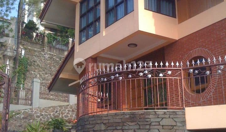 Rumah terawat siap huni di Cisitu Bandung Utara