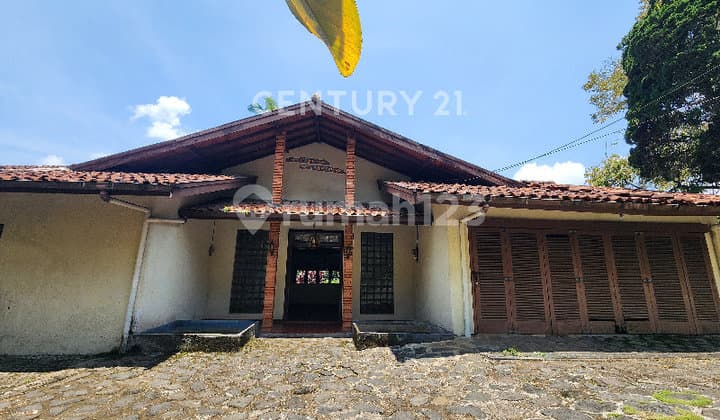 Villa di Cipanas Cocok untuk Rehat Bersama Keluarga.