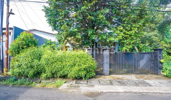 Rumah Asri Luas Akses Dekat Gerbang TOL Limo 1 Hadap Selatan J35351