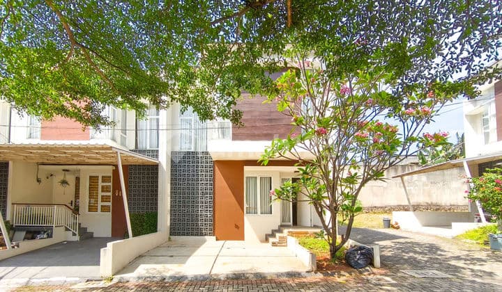 Rumah Minimalis 14 Menit ke Mall Paradise Walk Serpong Hadap Utara J36134