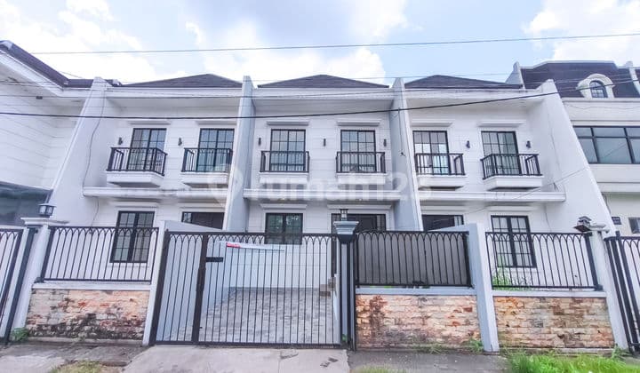 Beautiful and Ready-to-Occupy House, 7 Minutes to Citra Medika Hospital Depok, Mortgage Available J43848